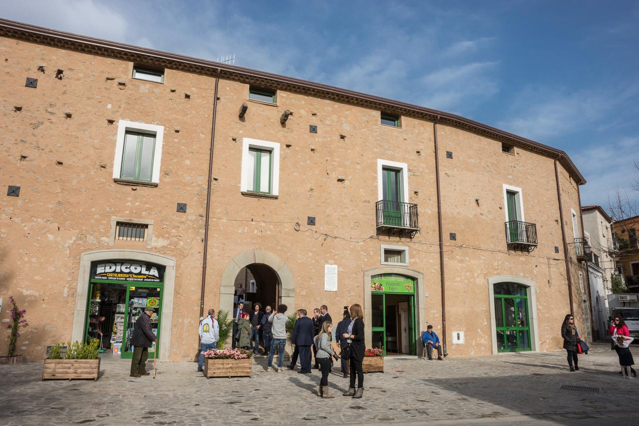 Residenza Palazzo Di Lorenzo Ceraso Exterior photo